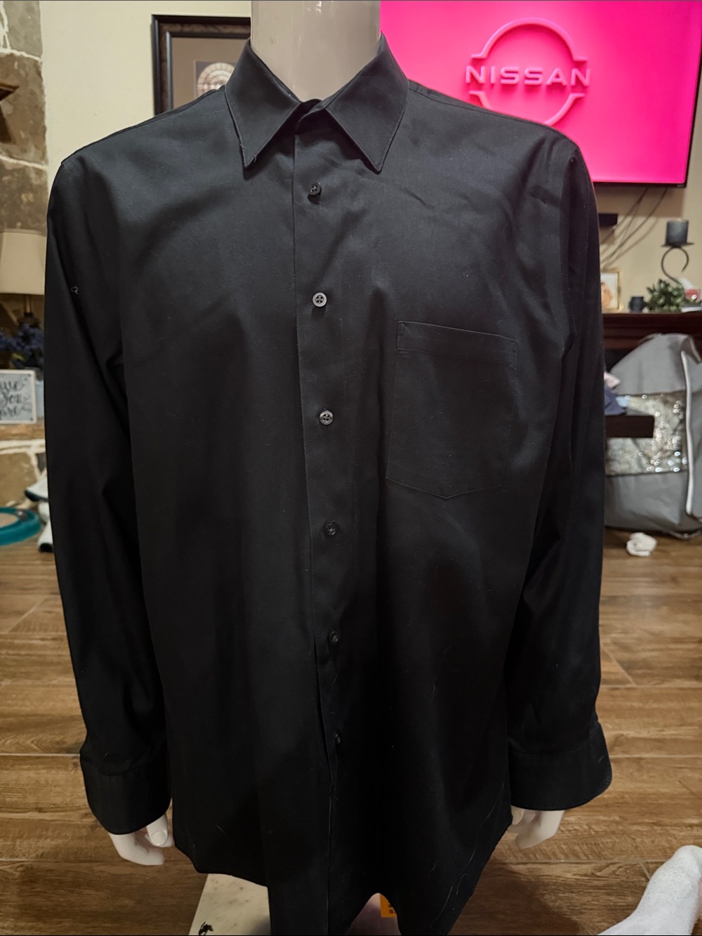 Arrow Men's Black Long-Sleeve Dress Shirt